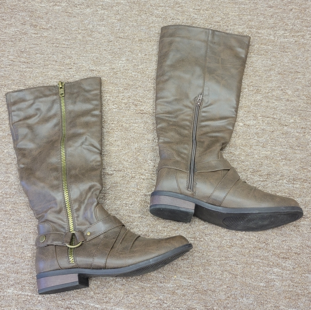 Rampage size 8 new without box